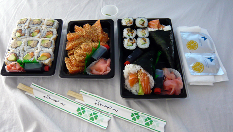 Sushi Bâ, temaki, maki california et anguille, sashimi sésame